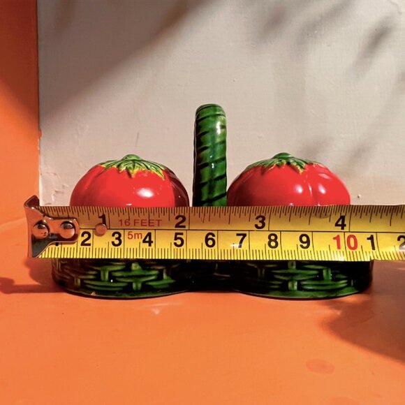 Vintage 40's Japanese Tomato Basket Salt and Pepper Shakers - Picture 7 of 8